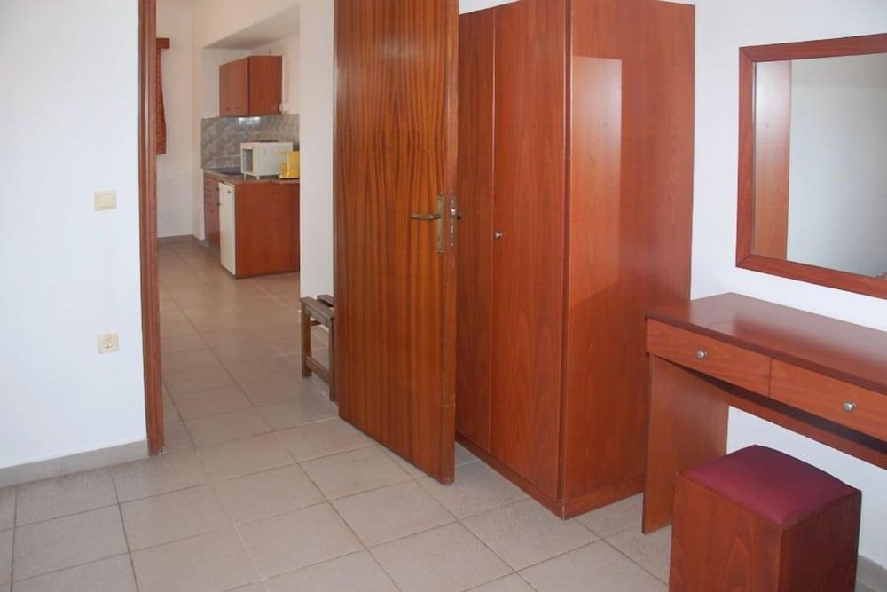 Barbie Hotel Apartments Ialysos  Dış mekan fotoğraf